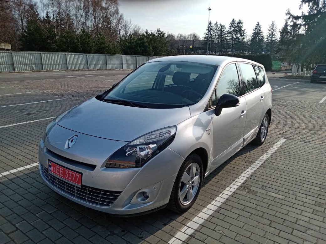 Renault Grand Scenic 2011 Bose