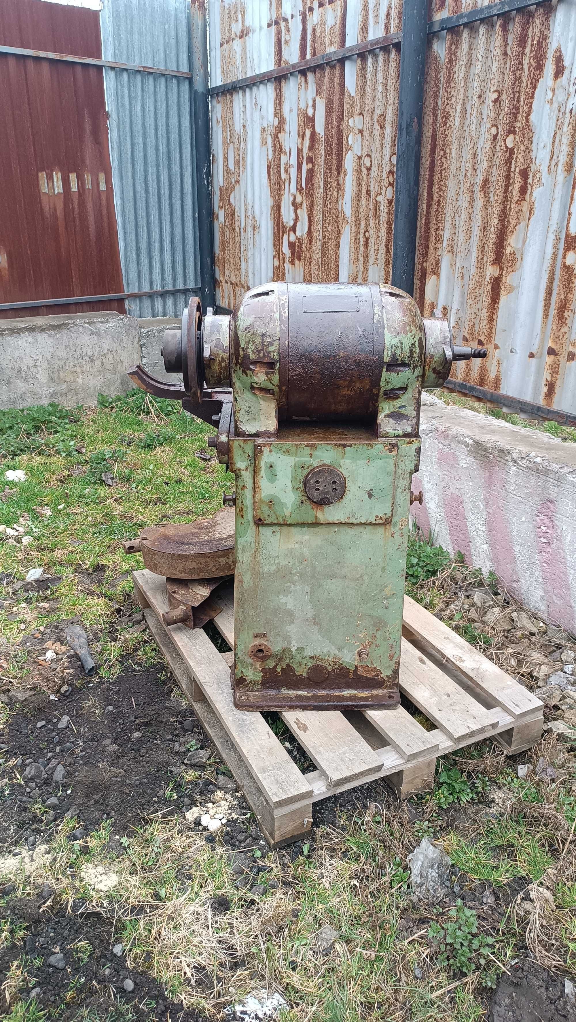Продам наждак,точило СССР