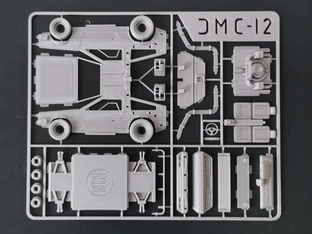 DeLorean DMC-12 (назад у майбутнє )