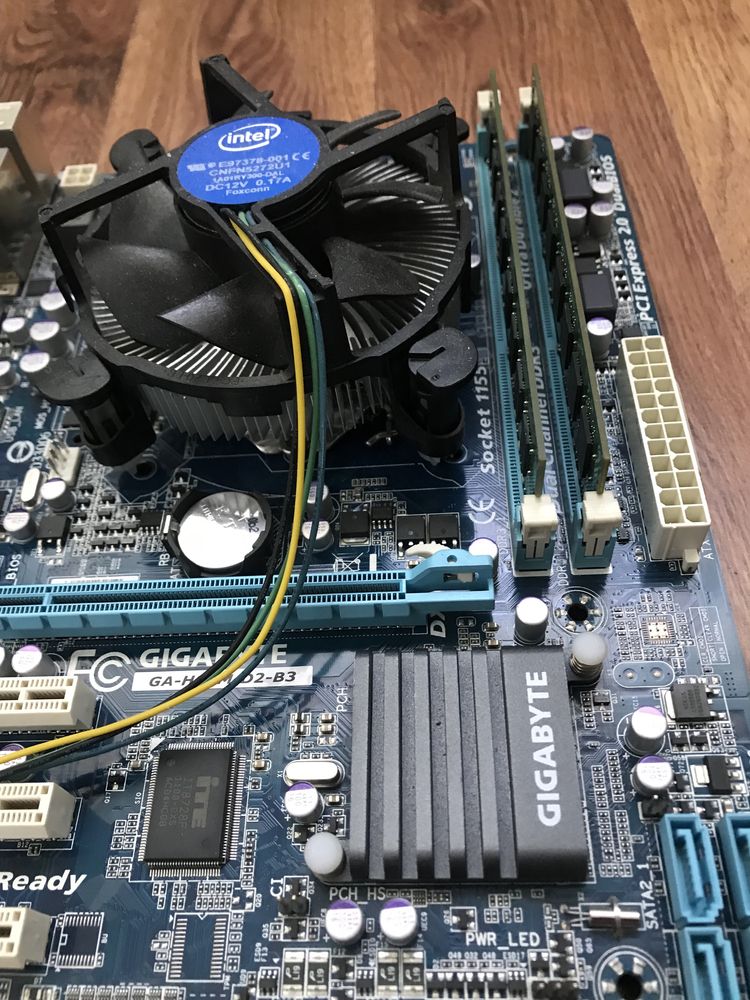 I5-2400 процесор,8 GB  Ram,материнська плата Gigabyte H61M