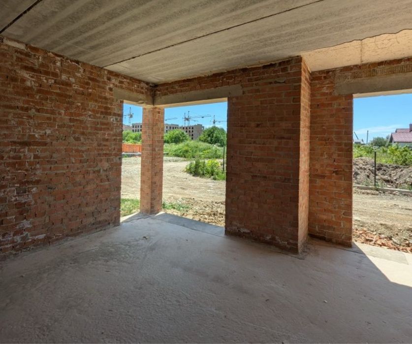 Якісний дуплекс зі зручною  локацією та асфальнованим підїздом