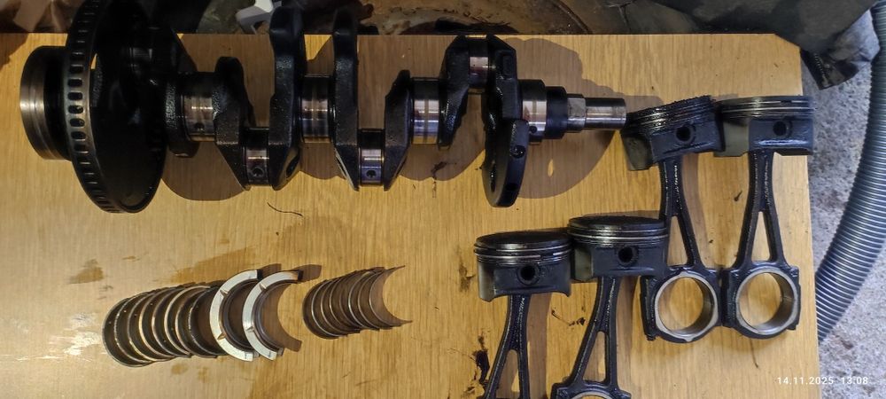 Wał korbowy.Opel Corsa C 1.2 Z12XE