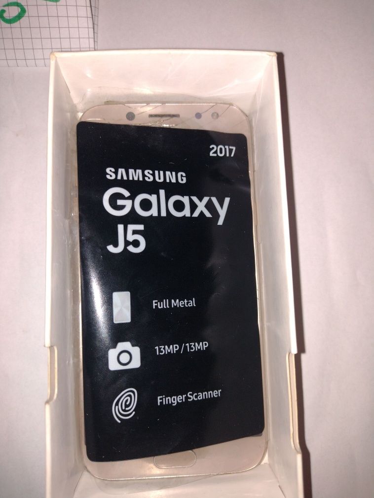 Продам б/у  телефон Samsung j5 2017 год
