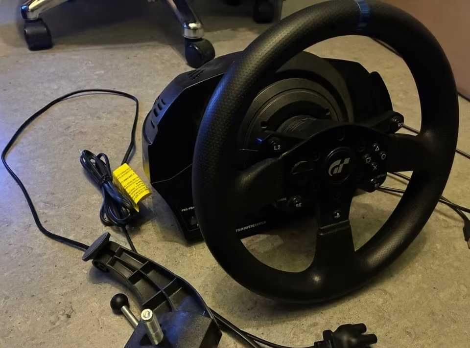 Thrustmaster t300 rs gt