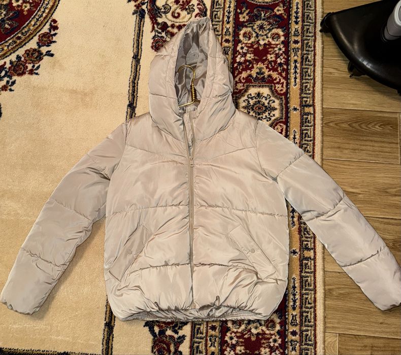 Осіння куртка жіноча бежева