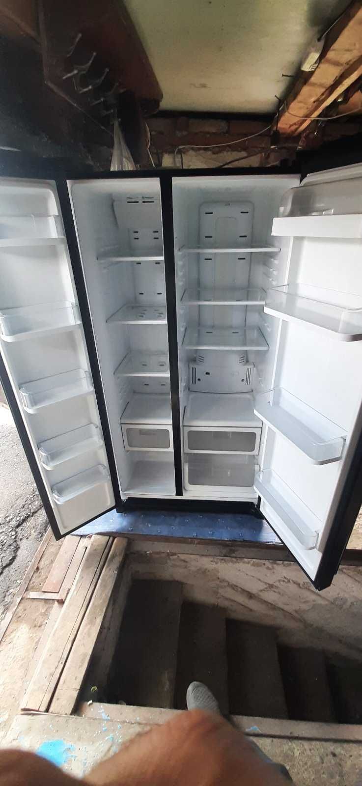 Продам холодильник Samsung side-by-side