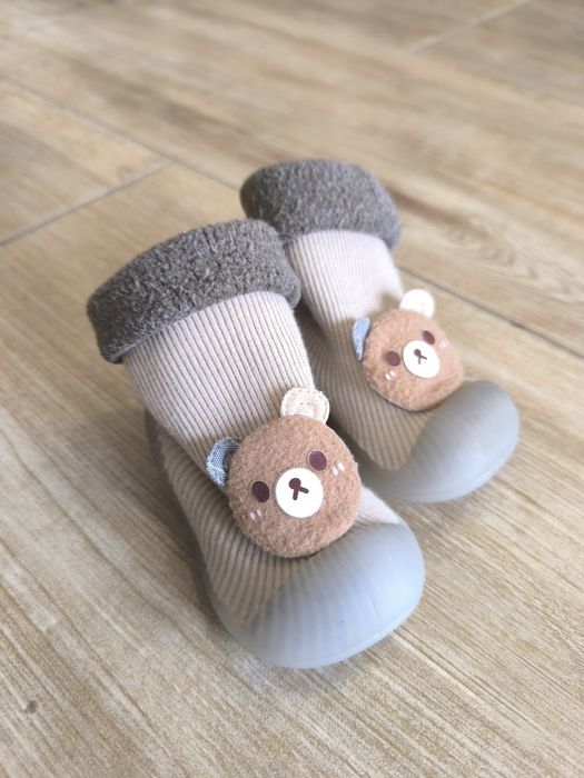 Skapetobuty beżowe z misiem