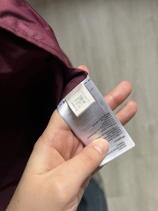 Куртка адідас колір бургунді