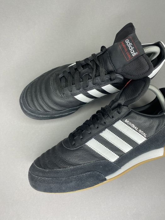 Adidas Mundial шкіряні футбольні футзалки як нові 42 42.5р адідас
