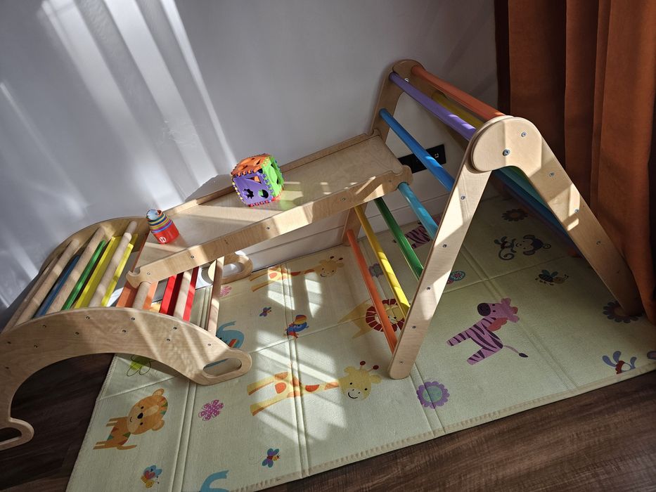 Трикутник Піклера, гірка(скелелазання), балансувальна гойдалка