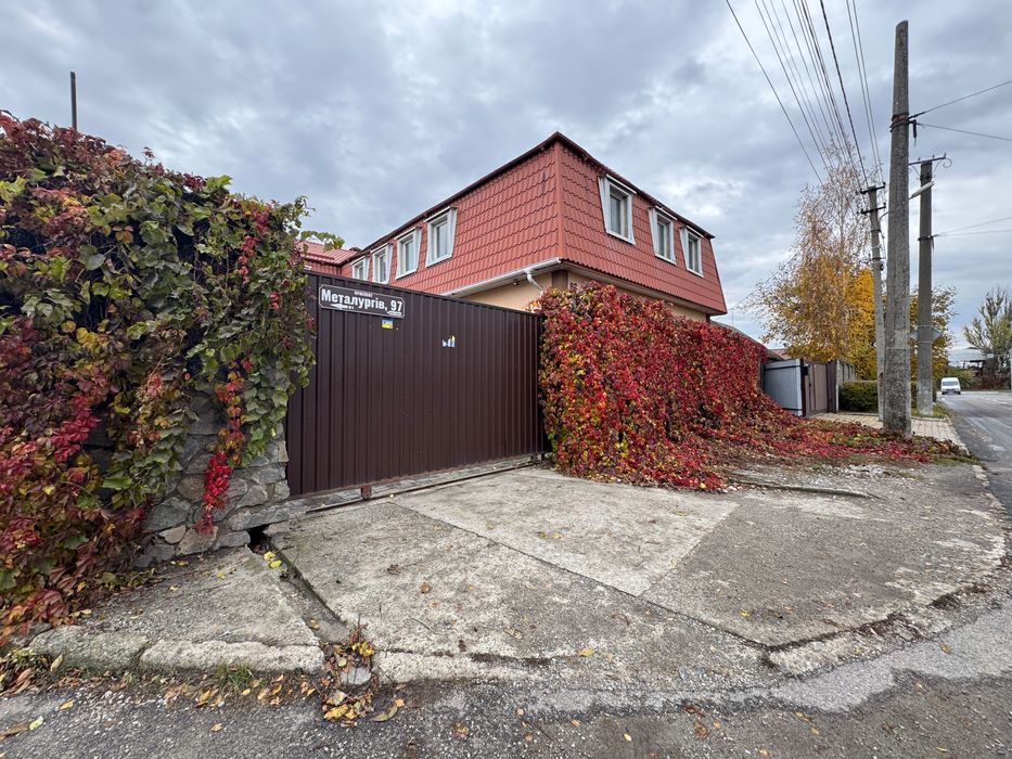 ЕКСКЛЮЗИВ! Здається в оренду окремо стояча двоповерхова будівля 440 м2