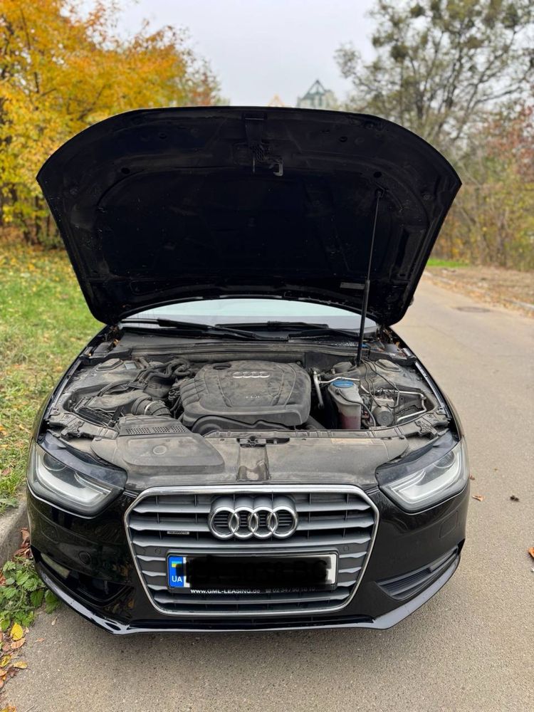 Audi A4 2012 рік