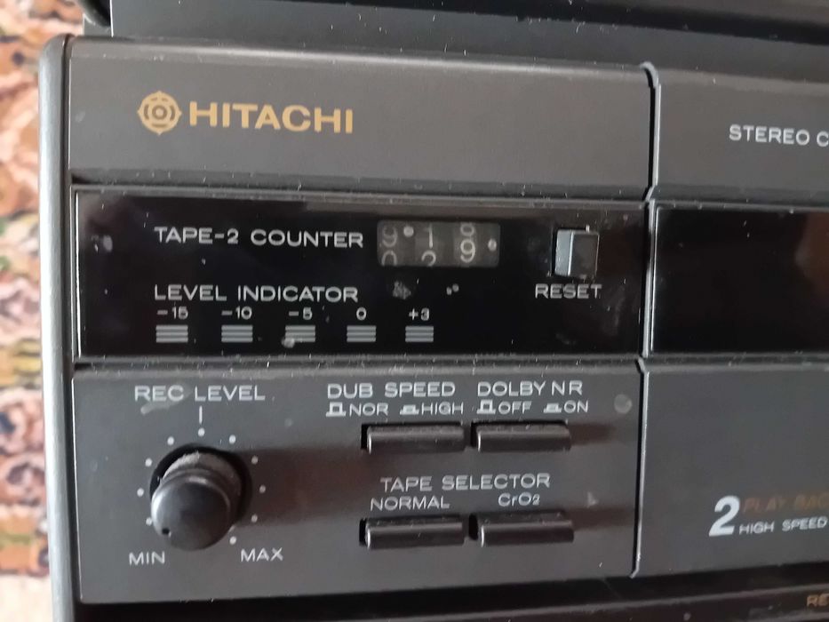 Wieża  Hitachi HRD - 200  z kolumnami