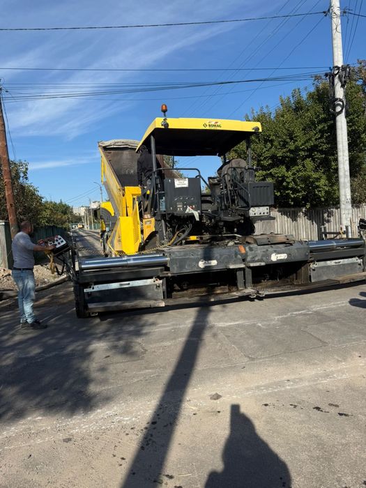 Оренда асфальтоукладчика та катка