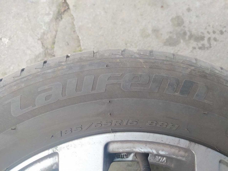 Літня гума разом з легкосплавними дисками 185/65 R15
