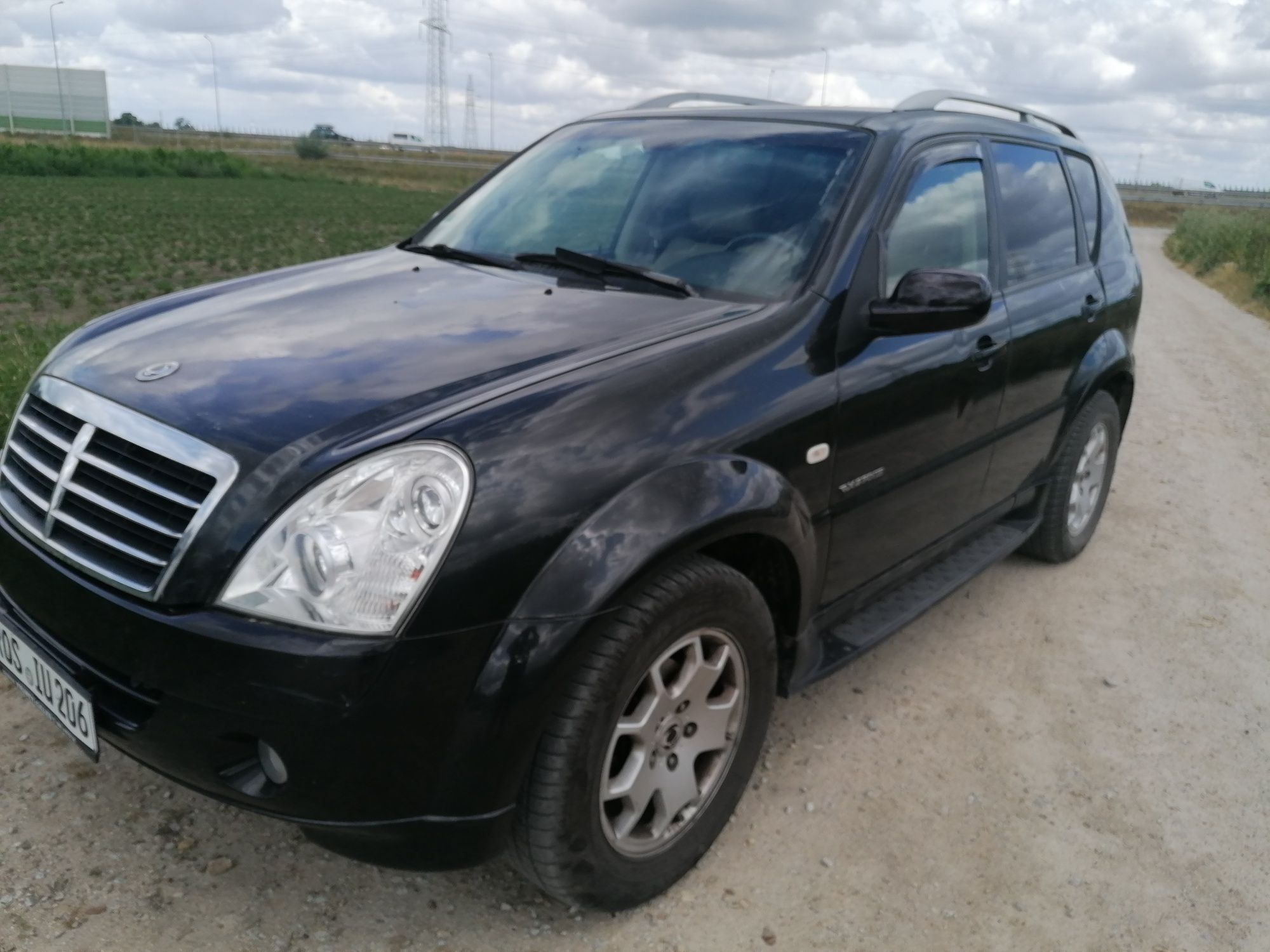 Sangyong Rexton Suzuki Ml Isuzu Patrol