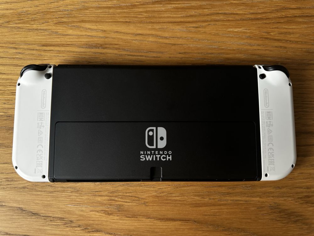 Nintendo Switch OLED Zestaw + pad + pokrowiec