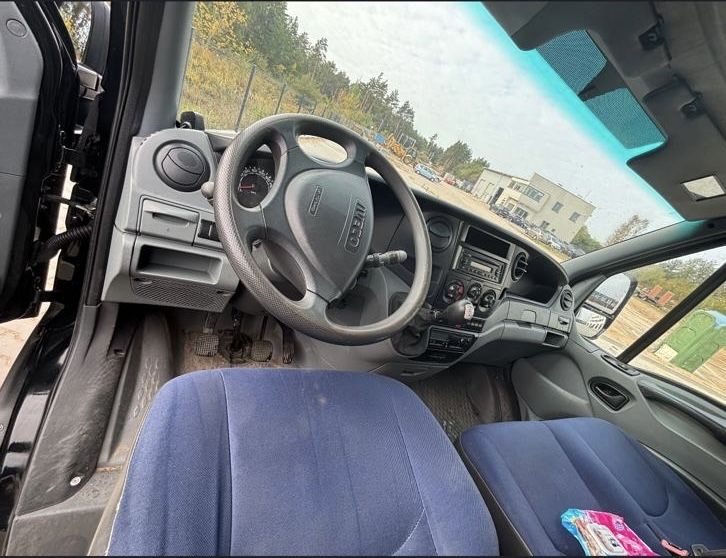Iveco daily 3.0 wzmocnione zakonserwowane nowe opony stan bardzo dobry