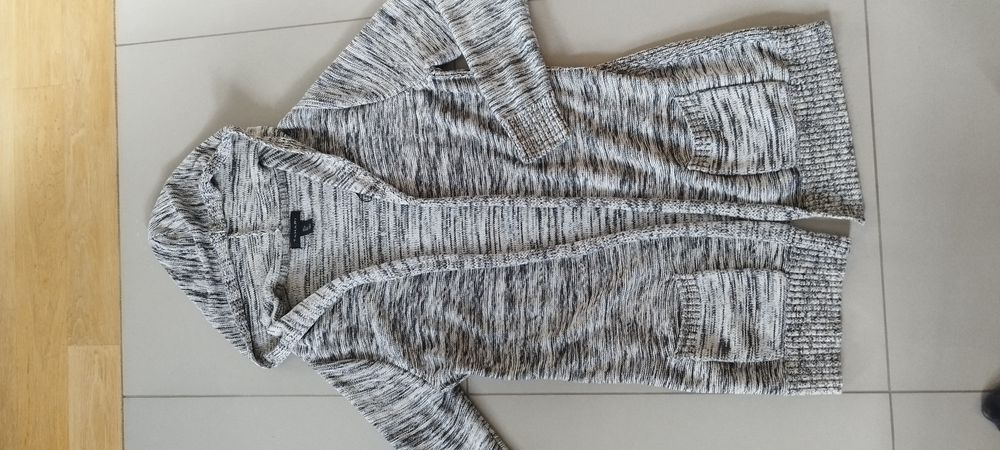 Kardigan sweter 40