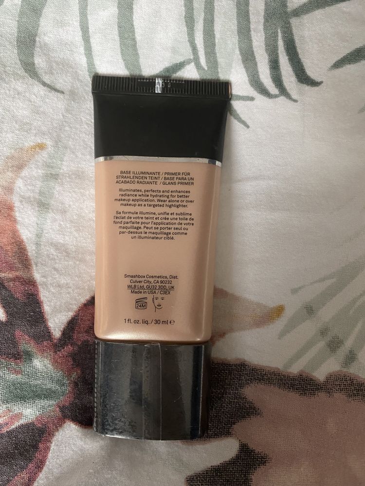 Baza pod makijaż rozświetlająca Smashbox Radiance