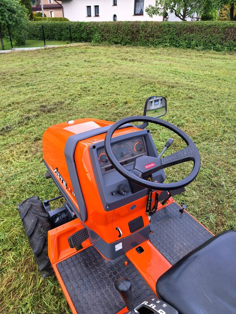Kubota Aste A17 minitraktor