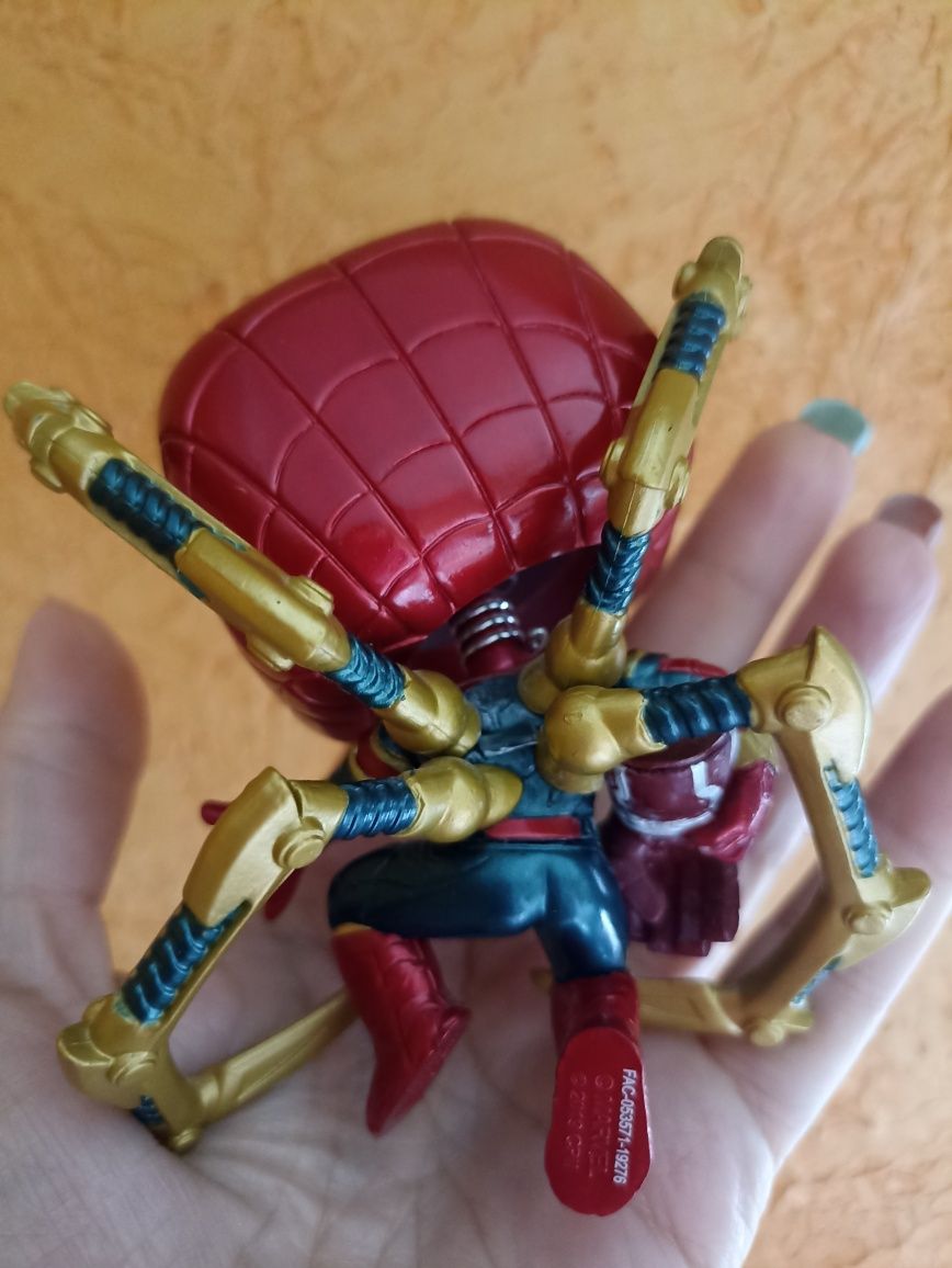 Ігрова фігурка Funko Pop Людина-павук (Спайдермен) серії Месники,
