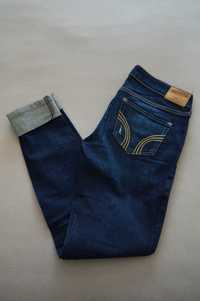 Jeansowe spodnie Hollister W26 L33 38 M przetarcia dziury