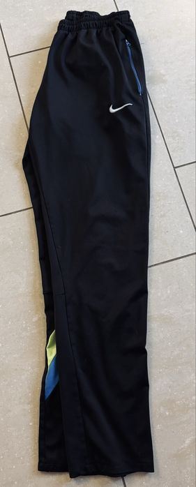 Nike swoosh sportowe spodnie dresowe, czarne joggery, super stan S/M