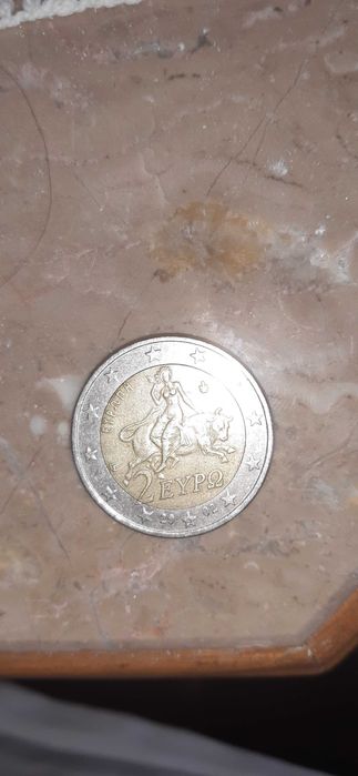 Vendo moeda de 2 euros..