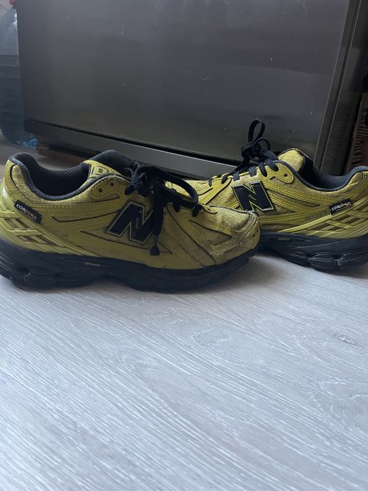 Продам капці New Balance 1906 r в зеленому колірі оригінал