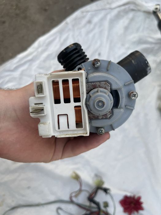 Продам запчастини для стіральної машини Індезіт