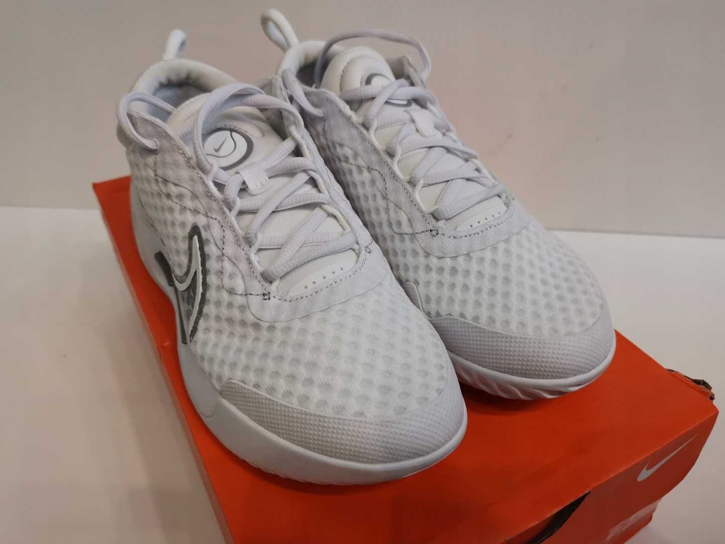 38 damskie buty tenisowe 24 cm białe Nike Zoom Court Pro HC