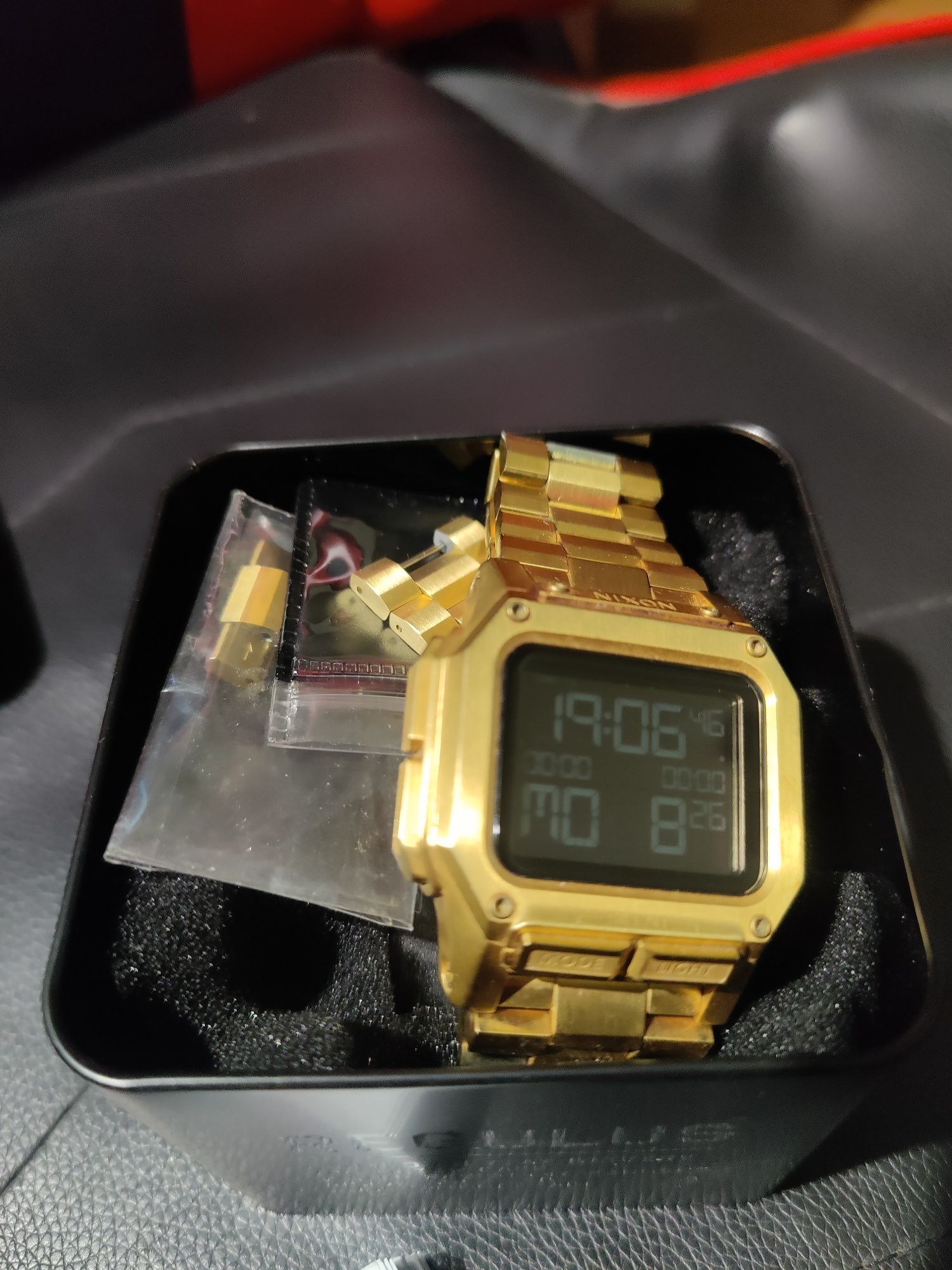 Vendo relógio Nixon Regulus SS All Gold