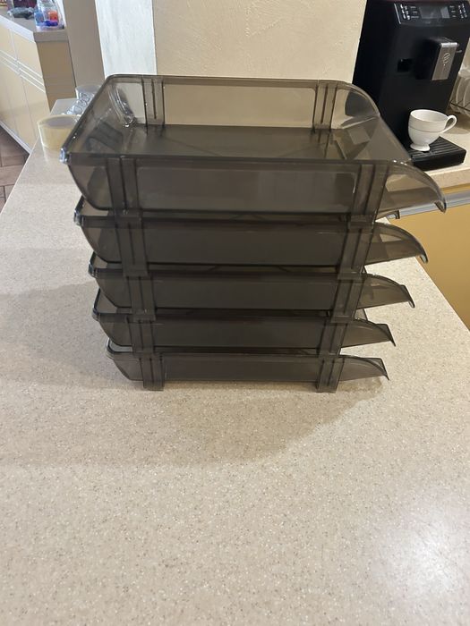 Лотки для бумаг и журналов.