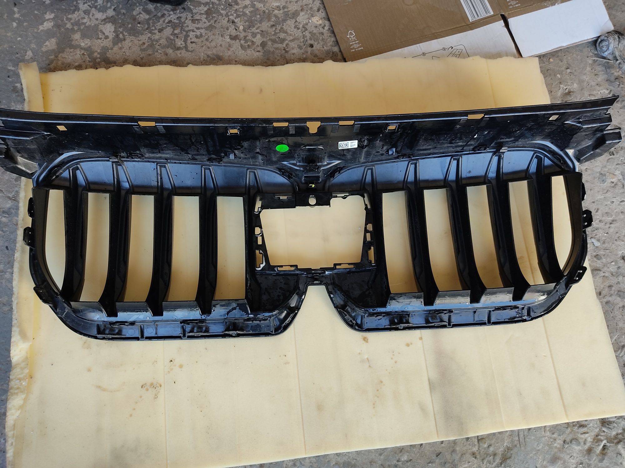 Решітка ноздрі BMW X1 U11 U12