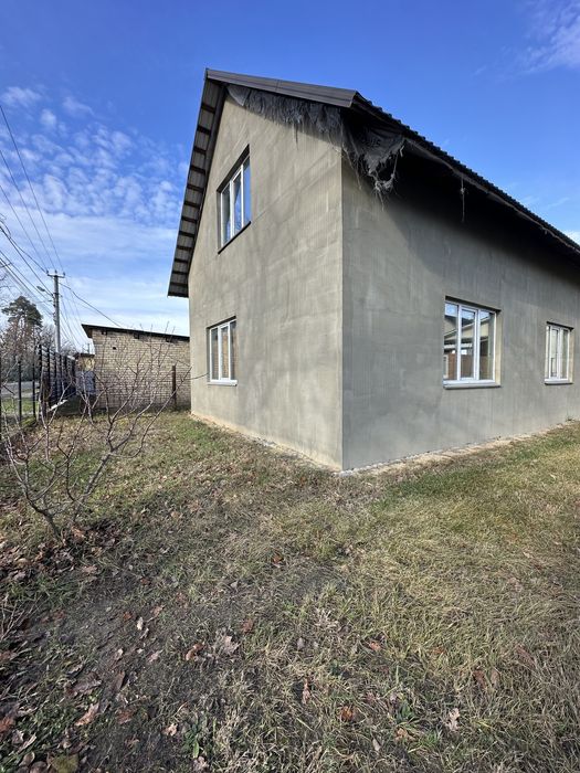 Великий будинок по вулиці Києво-Мироцька з газом