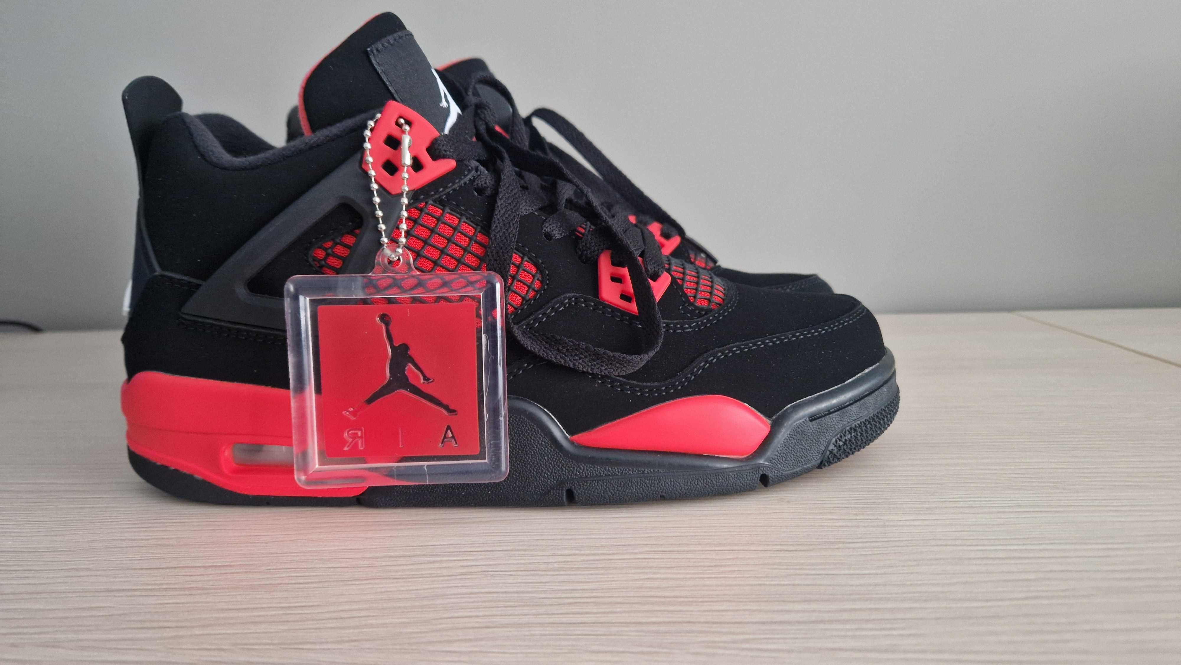1 Air Jordan 4 Retro „Red Thunder”