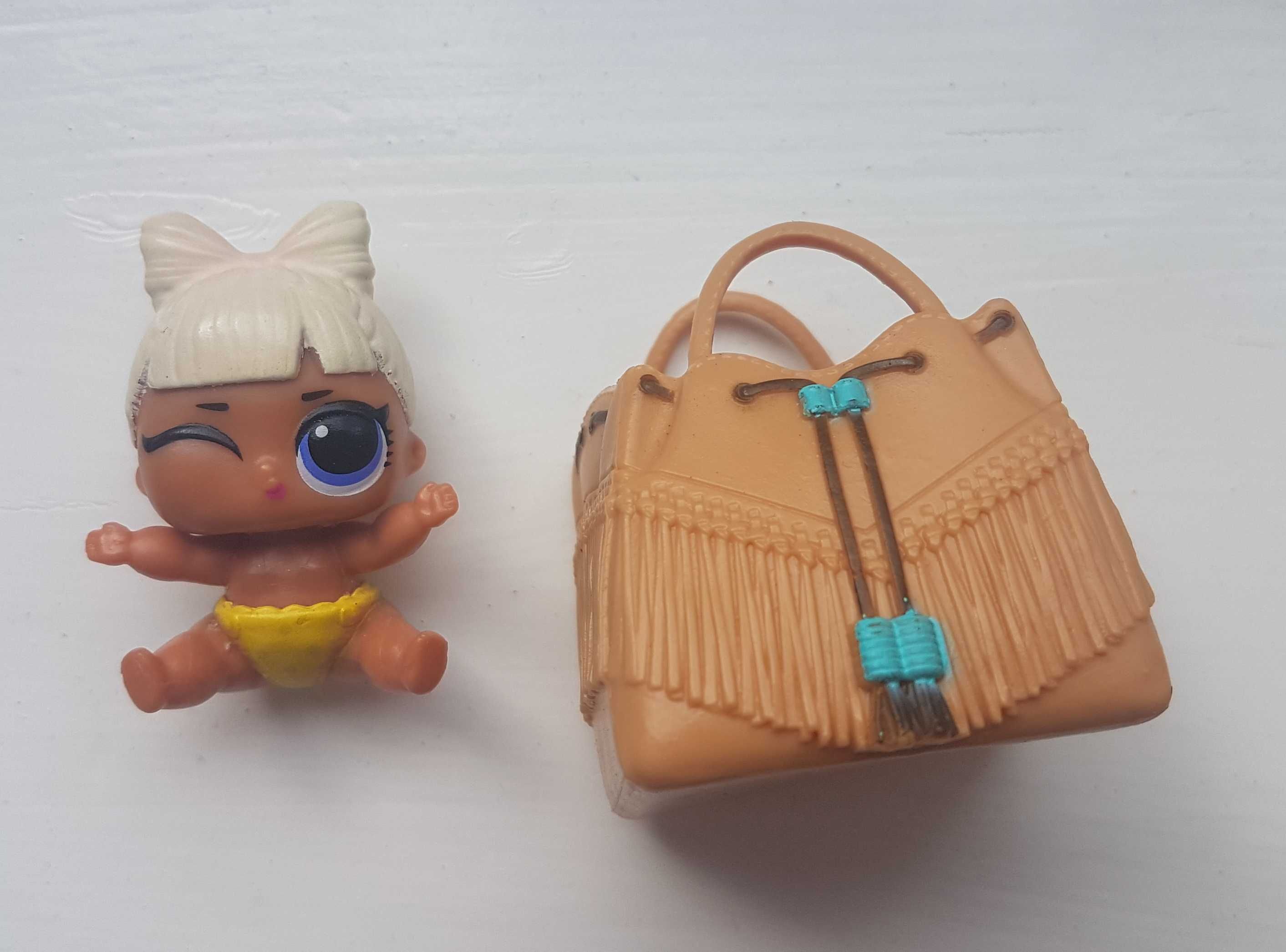 Lil SPF Q.T. LOL Surprise Doll Series 3 Swim Club (3-063) plus torebka