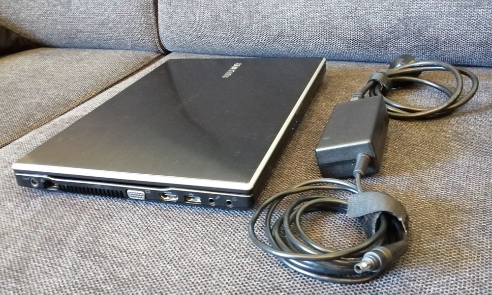 SAMSUNG NP 300 V3A - Melhorado - i3 6Gb SSD