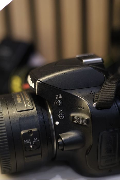 Nikon D5100 + Nikkor 35mm 1.8