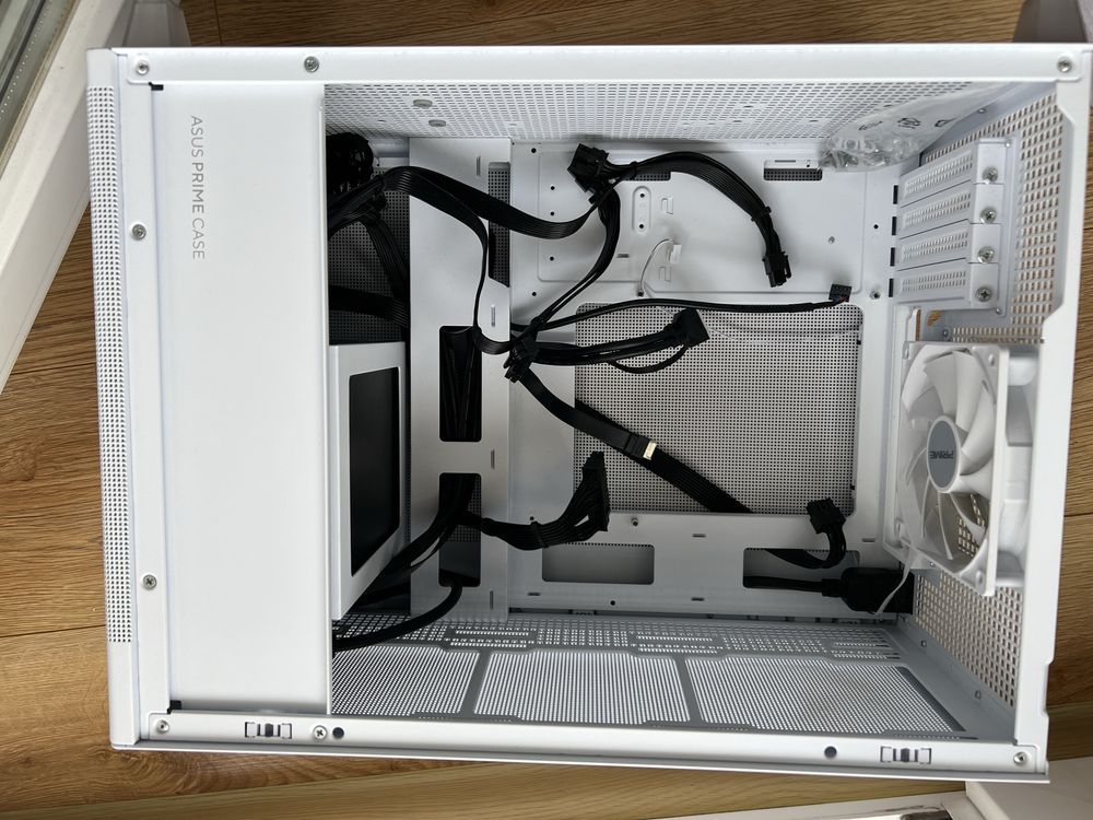 Obudowa ASUS Prime AP201 White, AeroCool Aero White 700w