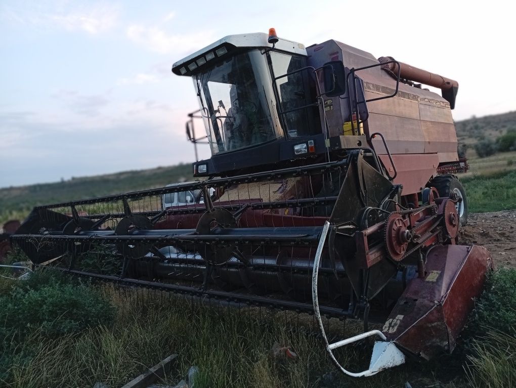 Комбайн Полесье КЗС1218