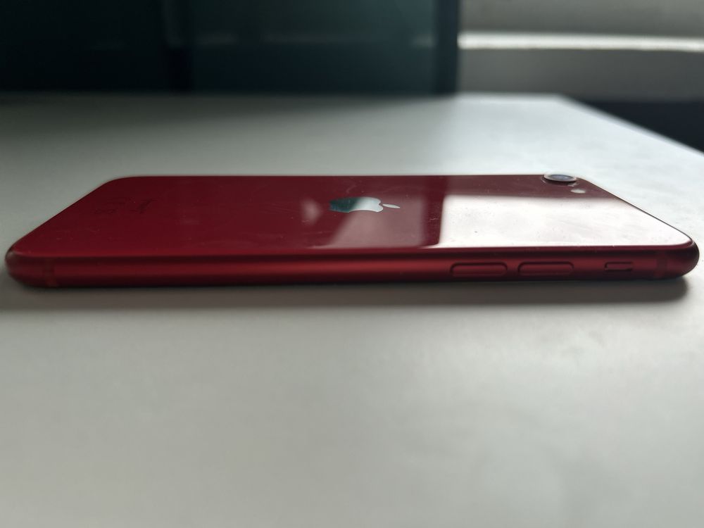 Sprzedam Iphone SE 2020 Red