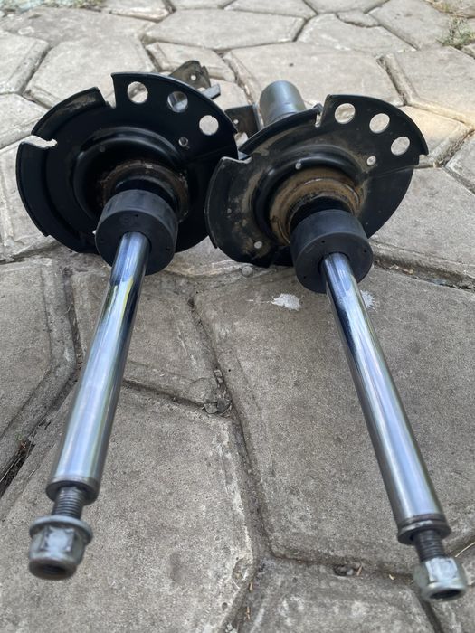 Продам армотизатор передний BILSTEIN Германия