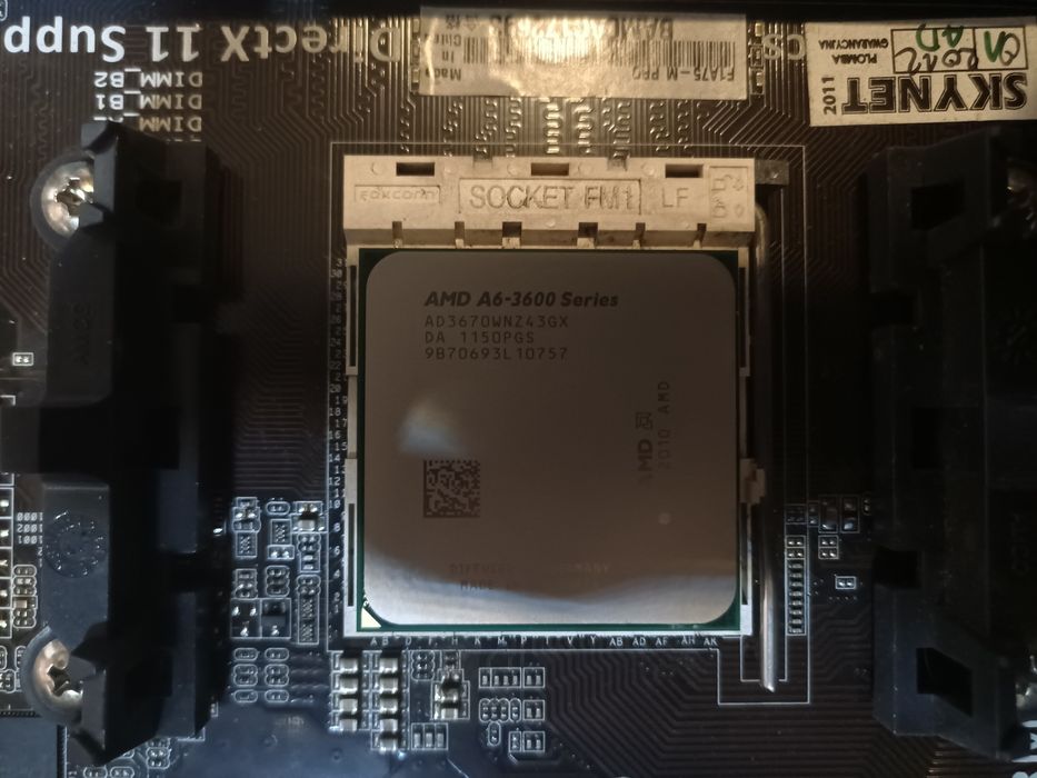 Płyta główna Asus F1A75-M Pro + AMD A6-3600 + chłodzenie