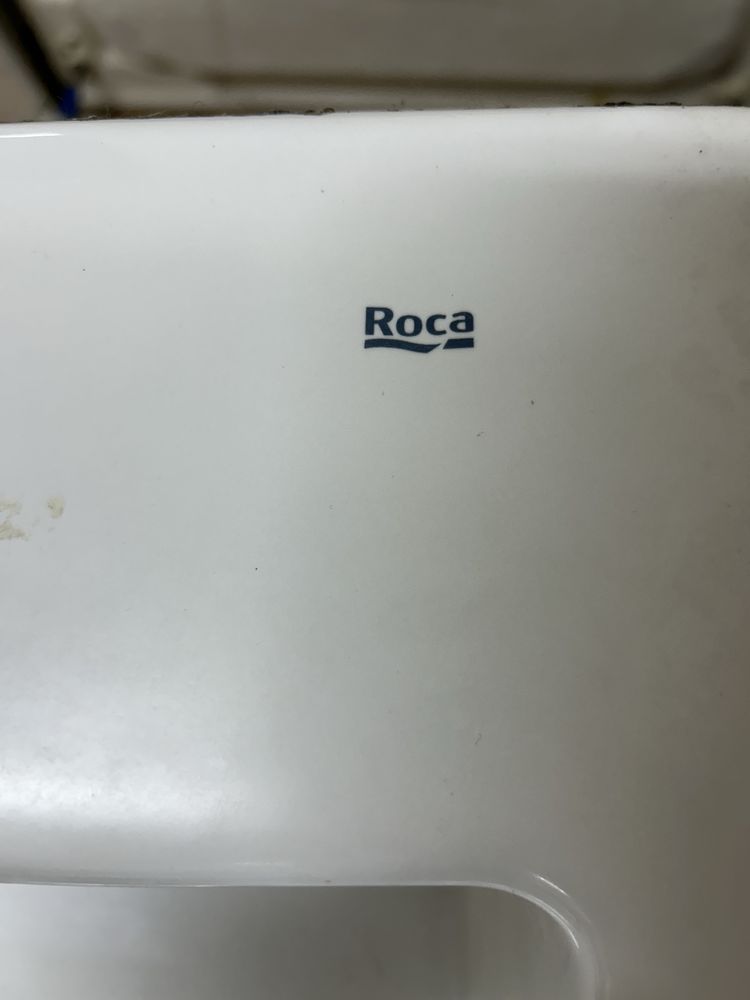 Umywalka nablatowa Roca wraz z baterią Paffoni