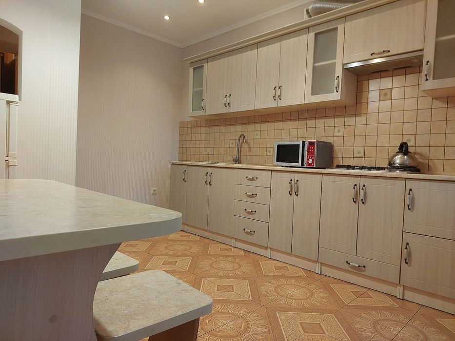 Квартира  біля автостанції для 2-4