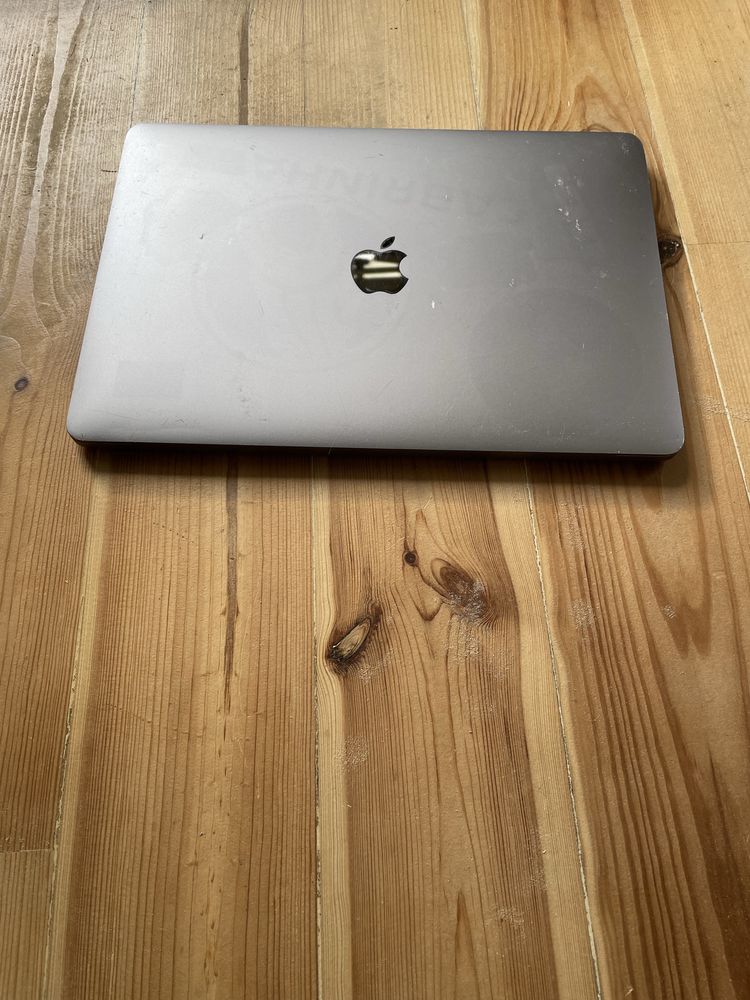 Apple MacBook Pro 13 LAPTOP A1706. intel i7 3,5 ghz