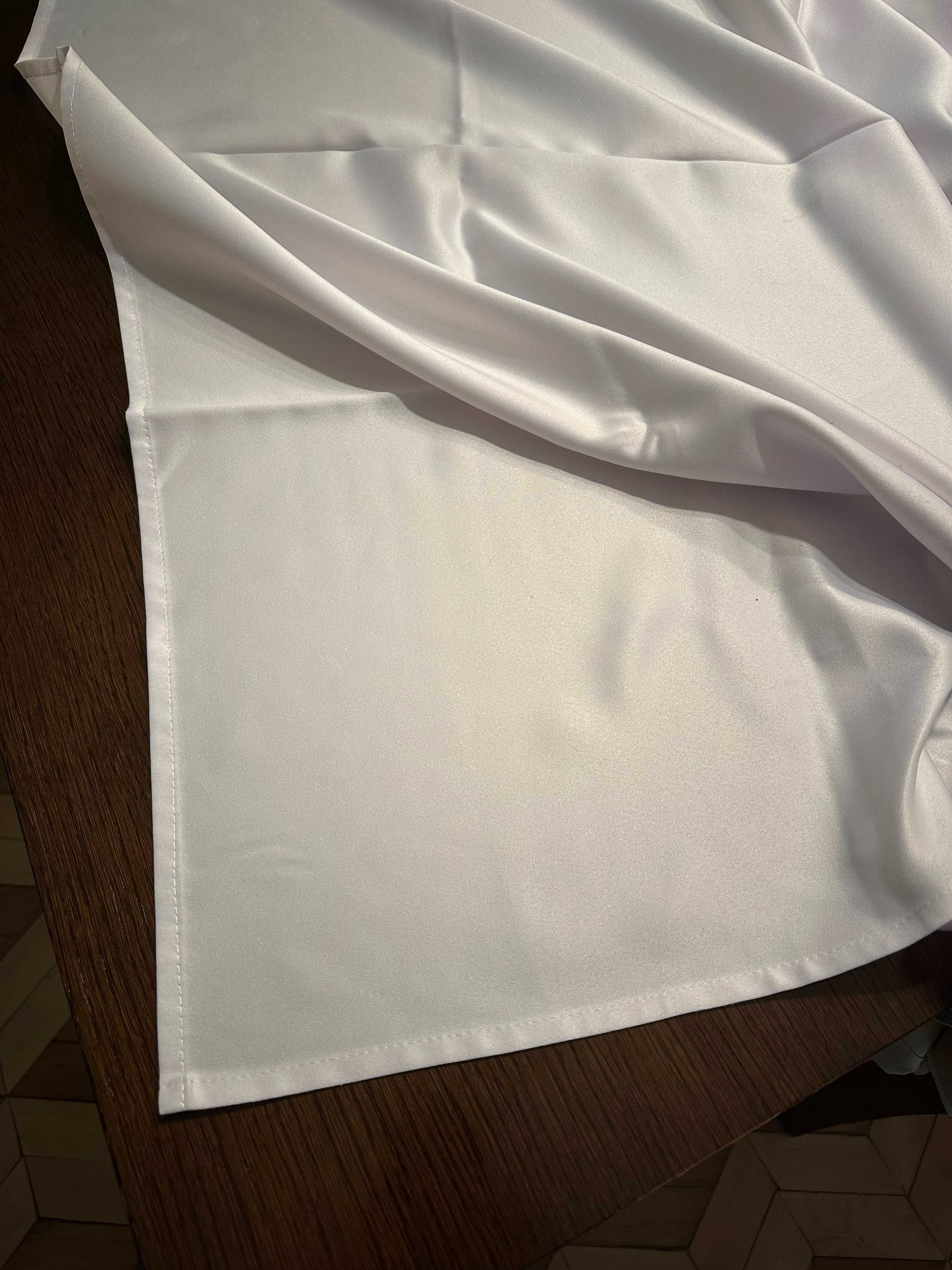 Obrusy białe 135x135 i nakładki na obrusy