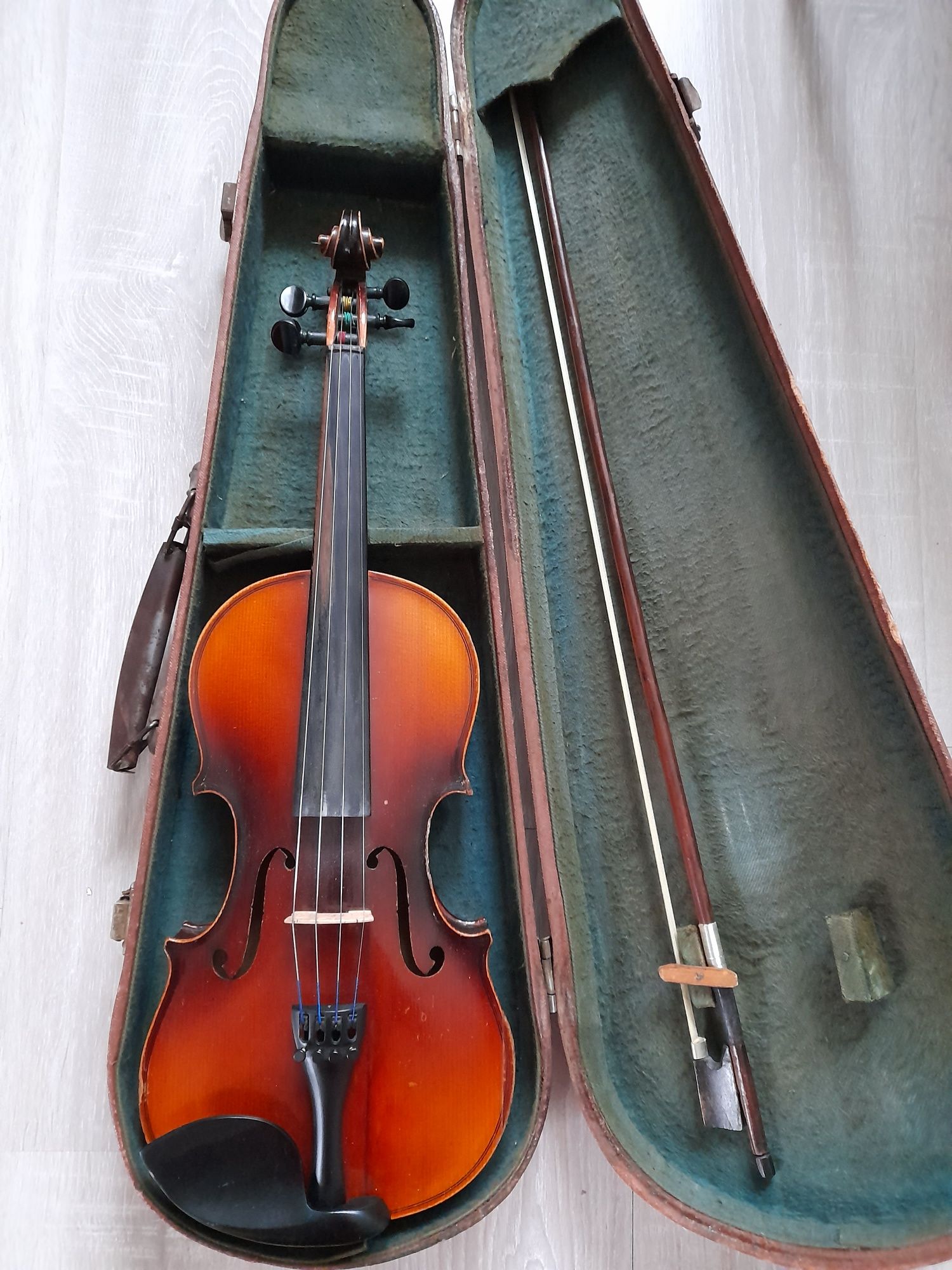 Скрипка Stradivarius.  4/4